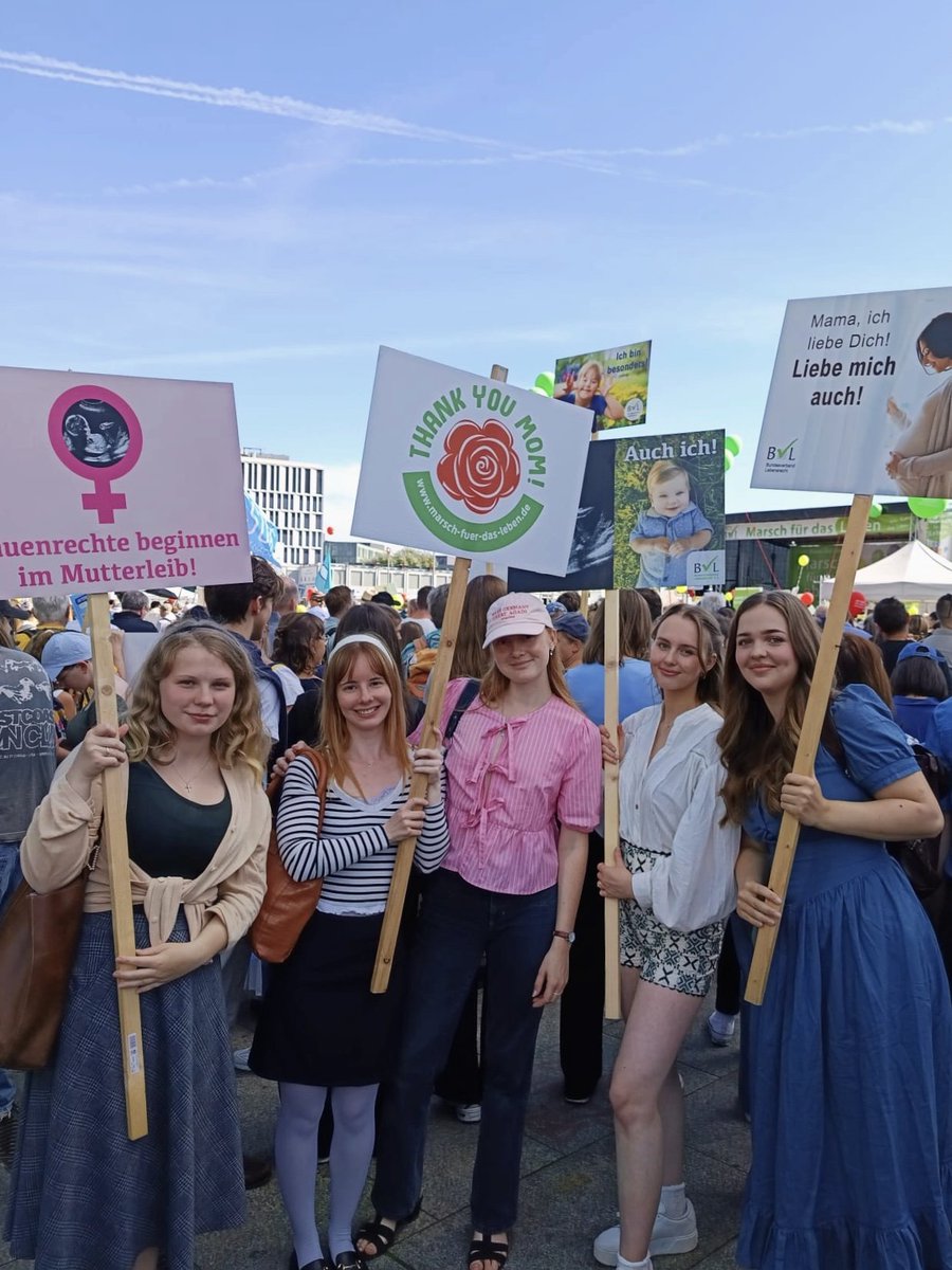 Unsere Mädels 🤱🏼🪧💅🏼

#MarschFürsLeben #FrauenfürFrauen #lukreta