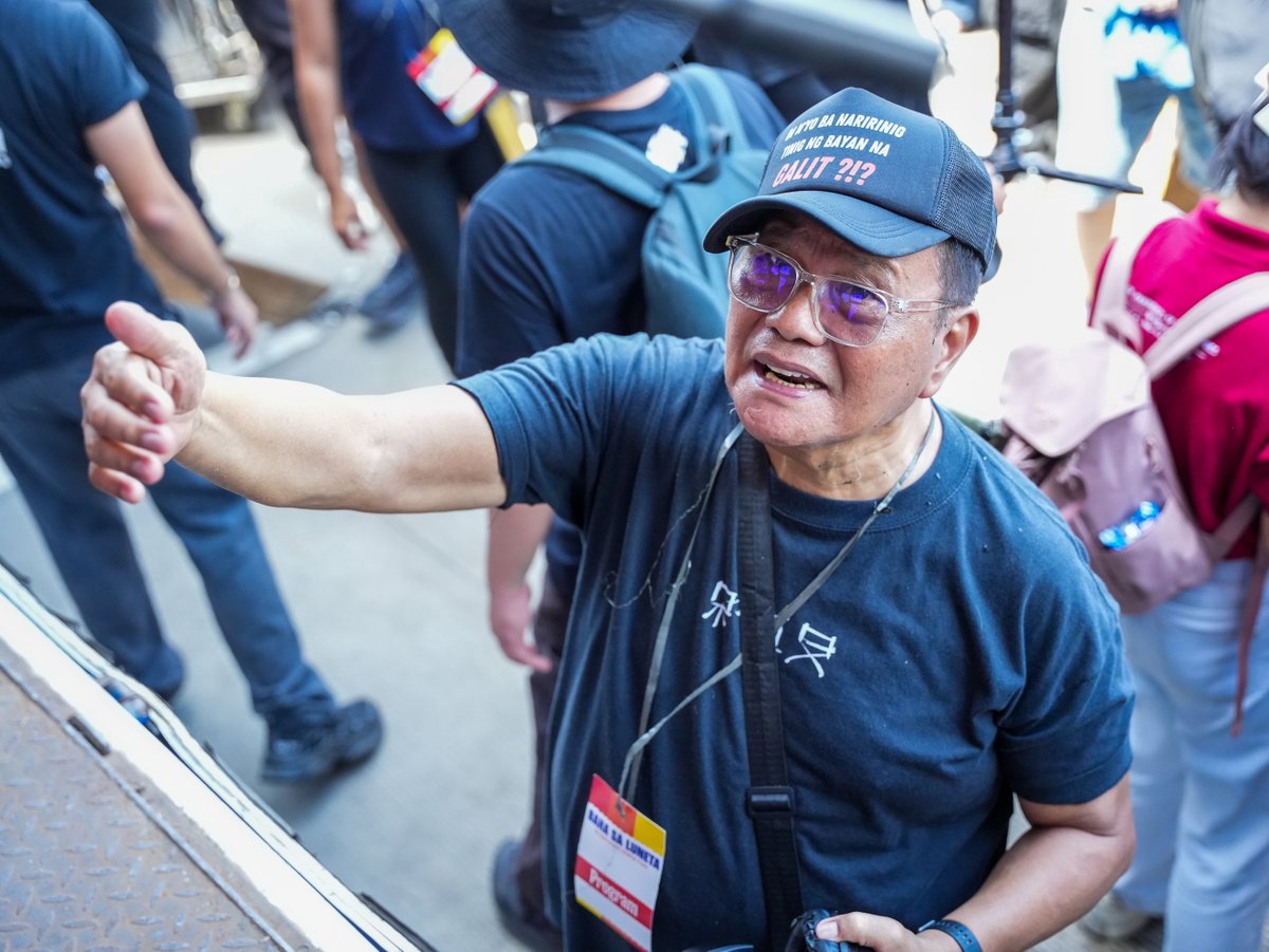 ‘ARTISTA NG BAYAN, NGAYON AY LUMALABAN’ ✊

Actresses Angel Aquino, Tessie Tomas and Jodi Sta. Maria, along with veteran director Joel Lamangan, joined tens of thousands at Rizal Park on Sunday, Sept. 21, 2025, for the “Baha sa Luneta” rally against alleged ghost flood-control