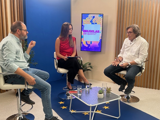 Olas de calor, incendios, nuclear: ¿está la UE preparada?... Gracias <a href="/pausoler98/">Paula Soler</a> por esta interesante edición especial de 'Bruselas, ¿te quiero?' de <a href="/euronews/">euronews</a> desde la Oficina del #ParlamentoEuropeo en Madrid, con <a href="/cesarluena/">César Luena / ❤️🇪🇺</a> , eurodiputado del PSOE 
youtube.com/watch?v=KhQZuf…