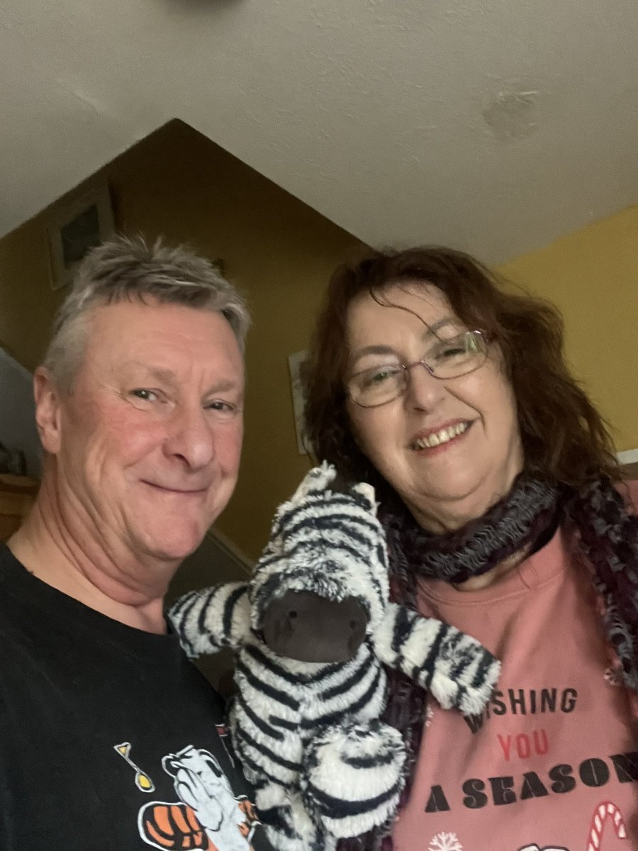 MarkofClubs's tweet photo. 😎@Gillythesinger & I are up for this road trip deep into Cornwall to watch 🦓’s play @stagnesladiesfc in the @AdobeWFACup⚽️
#NiceDayForIt
@CathyJaneSport1 @Abbey_104 @johnshearing3 @DaveWatts59 @rjnapier @SWWFN https://t.co/1SALg1WP6W