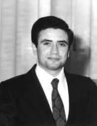 Rosario Livatino, il “giudice ragazzino”, esempio di coraggio e integrità. Ucciso dalla mafia il 21/9/1990 a soli 38 anni. Nel 2021 è stato proclamato Beato. La sua memoria resta un monito di fede, giustizia e legalità.