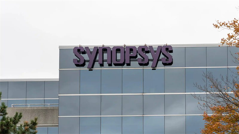 HeddaMacDonald5's tweet photo. Global semiconductor industry giant misses earnings, cuts 10% of workforce; shares plunge 35%...https://t.co/lit0YyMj8W
#Synopsys #EDA #semiconductors #ChipDesign #AI #ANSYS #USChinaTech #techlayoffs #ChipWar #stockmarket #cadence #chipdesignautomation #TradeTensions #TechEarning https://t.co/nGyq1aNmzl
