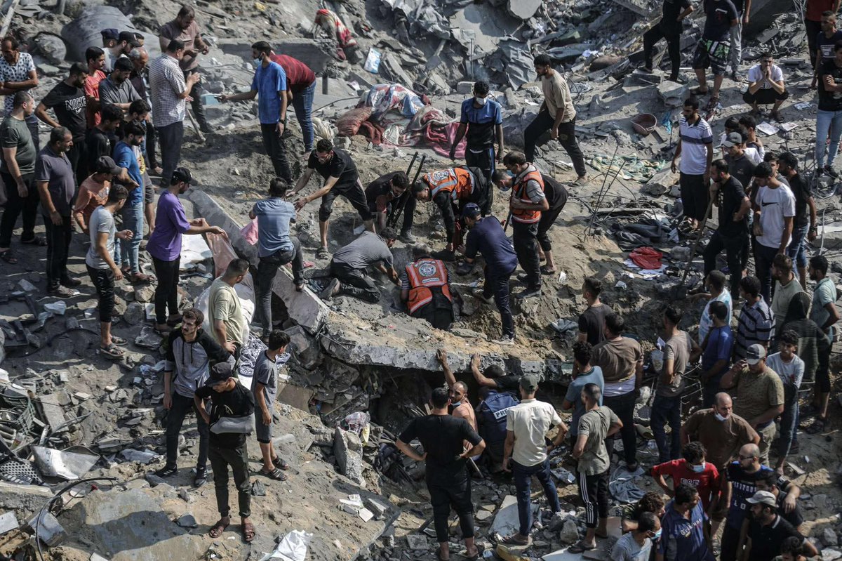 إلى هذه اللحظة التي تكتب فيها هذه السطور لم يقتنع كثير من العرب والمسلمين بأمرين :
- أن الكيان اللقيط هو عدو لهم جميعا بلا استثناء 
- أن المواجهة معه قادمة لا محالة رغم كل التطمينات 
ولهذا فإن أي حديث عن حوار أو دبلوماسية لحلحلة الأمور هو مجرد حديث خرافة يضر ولا ينفع.