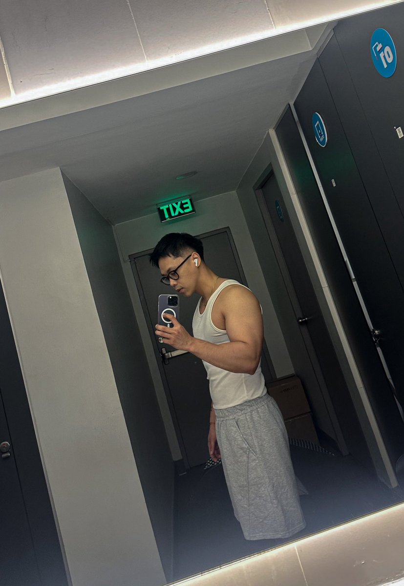 KJLee tweet media