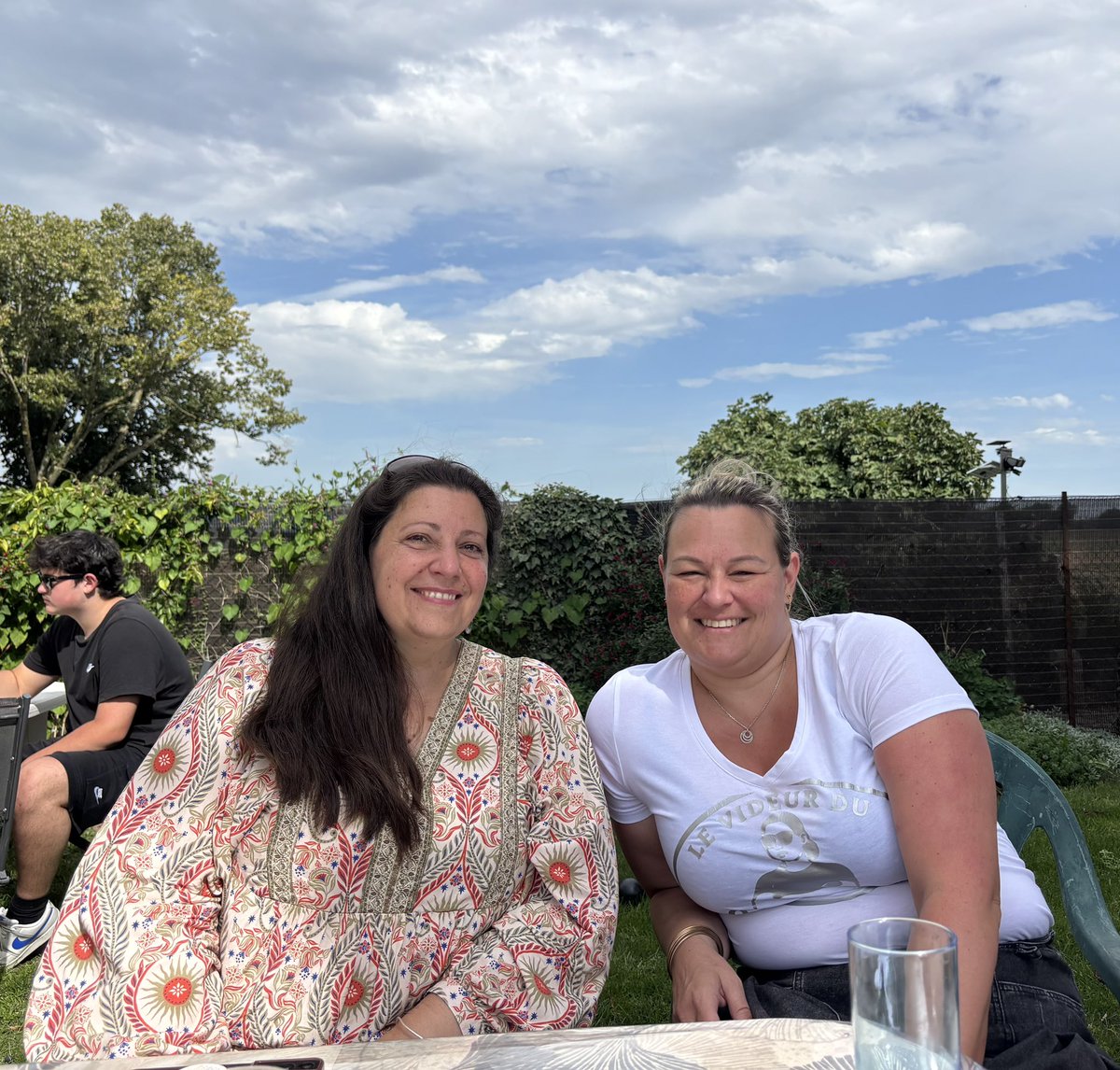 Idelencolere's tweet photo. 🤝 À Saint-Jean-de-Marcel, rencontre de la coordination du CILEC avec @KarenErodi, députée du Tarn, qui soutient notre collectif depuis le début et porte une loi essentielle pour notre profession.

Accès direct, revalorisation, reconnaissance : le combat continue ensemble ! 💉✊
#IDEL #Santé #AccèsDirect