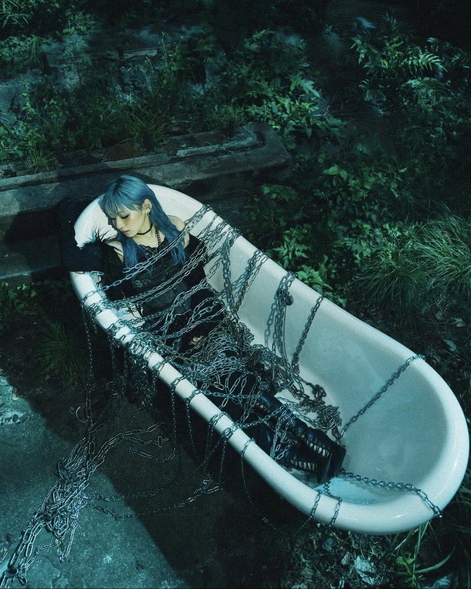 BAD LOVEのジスさんの世界観がFFとかそっちの人すぎて、天野喜孝先生に