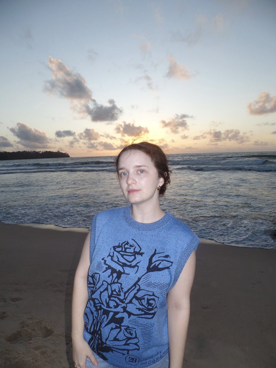 creativegorl28's tweet photo. Keep your eyes on the horizon 
Paradise is in your own mind anyway 💙 https://t.co/G2shhhWFUG