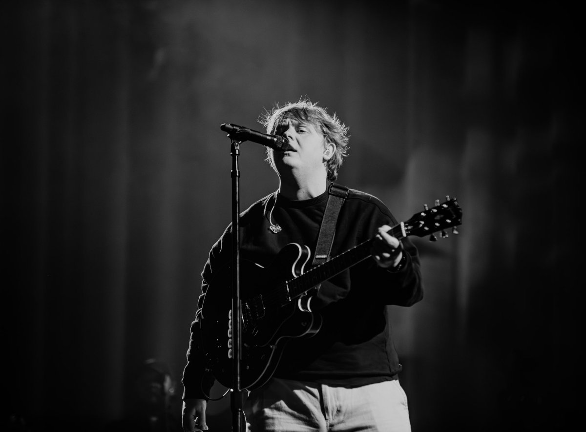 31Photography's tweet image. Lewis Capaldi photographed by me in Manchester last night 🤩📸 @LewisCapaldi @TheCoopLive @capitolmusic @UKNikon