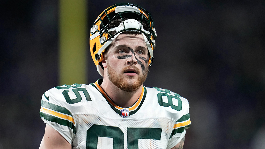 Around The NFL on X: "Packers TE Tucker Kraft (knee) expected to play today  vs. Browns after midweek injury scare https://t.co/alT89xVTw7  https://t.co/87WGnpUVzy" / X