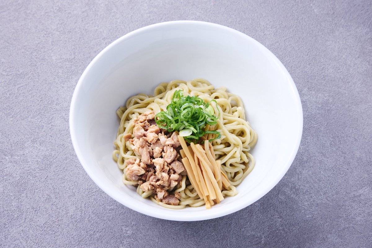 【🔥プレオープン情報🔥】香油そばTSUCHINOTOMIが10/1〜10/5に横浜で始動！🍜  
✨期間限定特価✨  
・香油そば：¥880 → ¥680  
・A/B/Cトッピングメニュー：各¥200引き  
📏 麺の量：並150g／大盛225g／特盛300g 同一価格！  

🕚 営業時間（プレオープン）  
11:00〜15:00 /