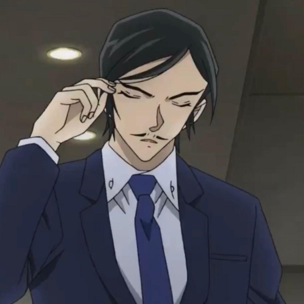 난 이 윗콧수염즈(?)가 좋다… 이번 극장판도 그렇고 공명이 머리 샤랄라하게 넘기면서 코고로한테 인사할때 뭔가 으른이 인사하는 느낌 들고 경찰 선배에 대한 존중이 느껴짐