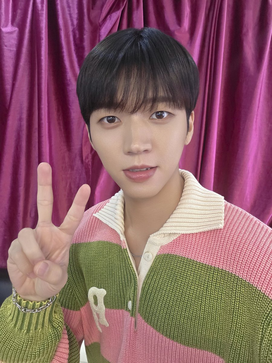 NWH_officialtwt's tweet image. [📸] 

2025.09.21
@ 베이징 팬 사인회

(🗒우현이의 새싹 노트)

 ∧__∧   마지막까지 즐거웠던 사인회➿️
( ´•̥̥̥ω•̥̥̥` )  시간이 빨리 지나가서 아쉬웠다. 
(っ🌱c)  새싹들이 벌써 보고싶다. 큰일이다.

#남우현 #NAMWOOHYUN
#TreeRing #Only직진