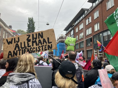 Wij zijn allemaal antifascisten

Het is uiterst zorgwekkend dat we nu een Kamermeerderheid hebben die Trump's autoritaire optreden als een voorbeeld ziet.

grenzeloos.org/content/wij-zi…
