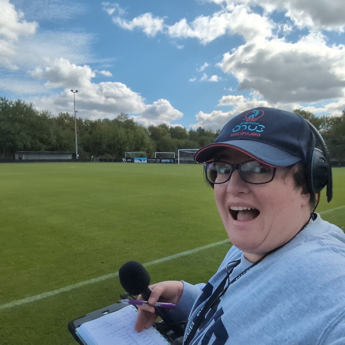 Using my day off to cover <a href="/OfficialOUWFC/">Oxford United Women</a> against Real Bedford. Looking forward to this on a glorious day.