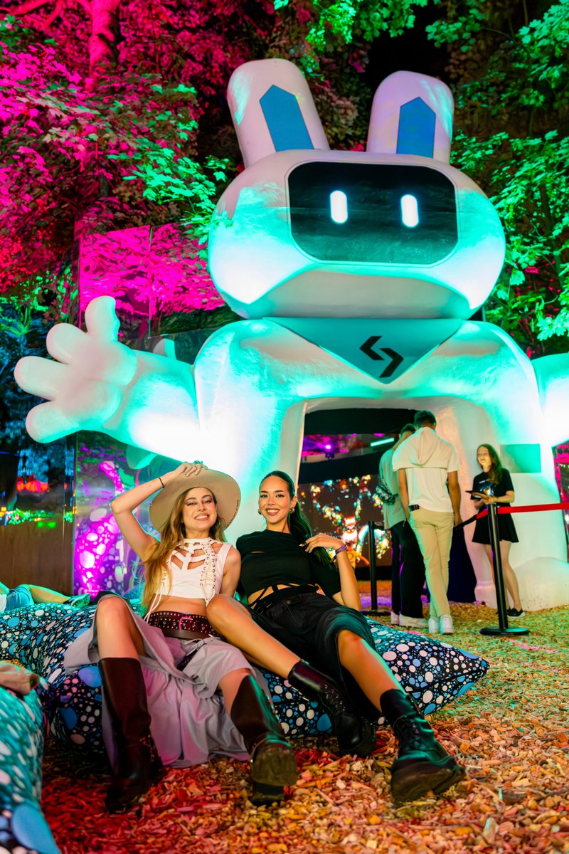 bitget's tweet image. Missed Bunz at #UntoldxBitget UNTOLD X in 🇷🇴? 👀 Don’t worry — he’s hopping to UNTOLD Dubai 🐰✨

📍 @dxbparksresorts, Riverland 🇦🇪
🗓️ Nov 6–9

Snap a pic with him &amp;amp; unlock surprises 🎁

#FeelTheBeat