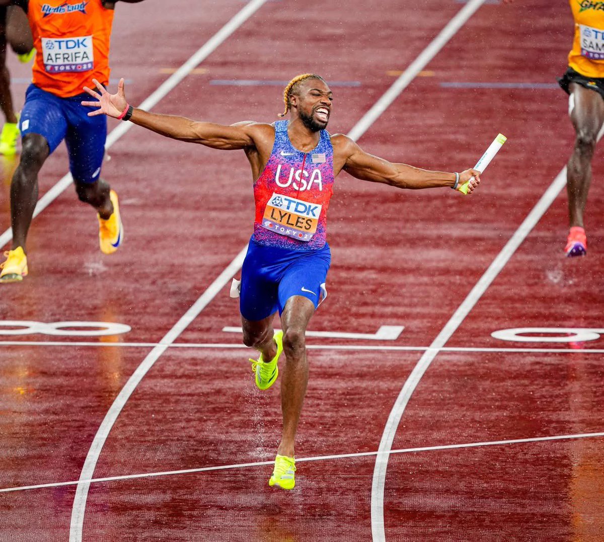 christokiiza's tweet photo. The King of sprinting, Noah Lyles seals it off with a 4X100m Relay Gold. https://t.co/bg8YxIV6xx