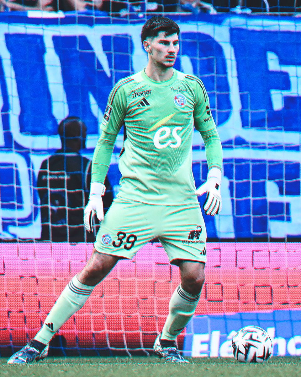 If you need a total goalkeeper call Mike Penders 🇧🇪🧱