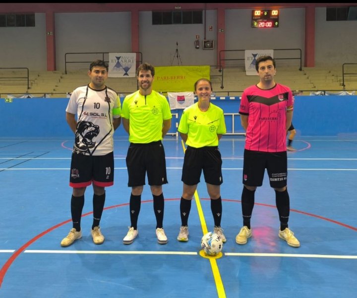 🏆 Copa de Gipuzkoa | 1ª Eliminatoria

👥 Marta Alberdi / Javier Lasaosa

<a href="/DonipariKE/">Donipari K.E</a> 🆚 #urrestilla_fa

#futsal #aretofutbola #futsalreferee #referee #arbitro #arbitra #ctafs #rfef #pasajes #quenotelocuenten #cogafs