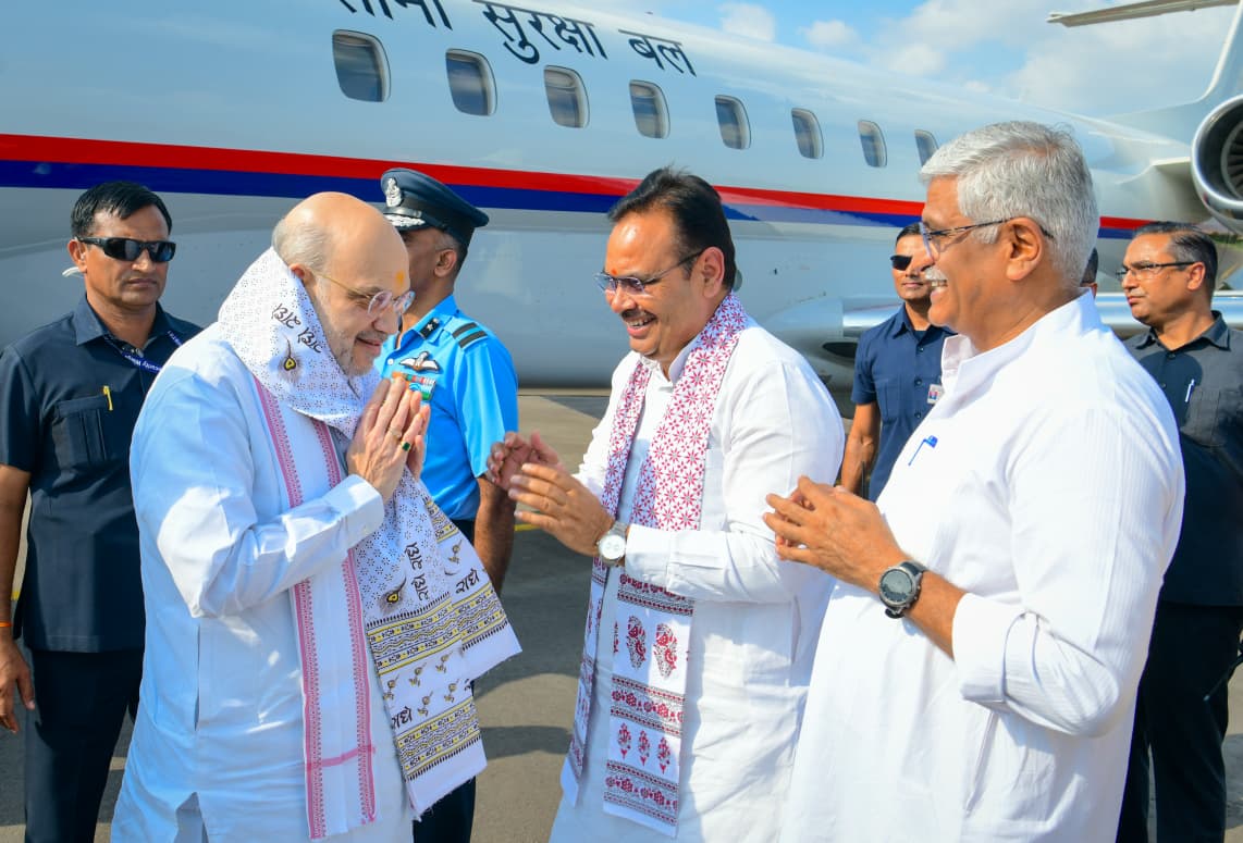 माननीय गृह एवं सहकारिता मंत्री श्री अमित शाह जी के जोधपुर आगमन पर उनका आत्मीय स्वागत एवं अभिनंदन किया। प्रदेश के माननीय मुख्यमंत्री श्री भजनलाल शर्मा जी की भी गरिमामय उपस्थिति रही।

<a href="/AmitShah/">Amit Shah</a> <a href="/BhajanlalBjp/">Bhajanlal Sharma</a>