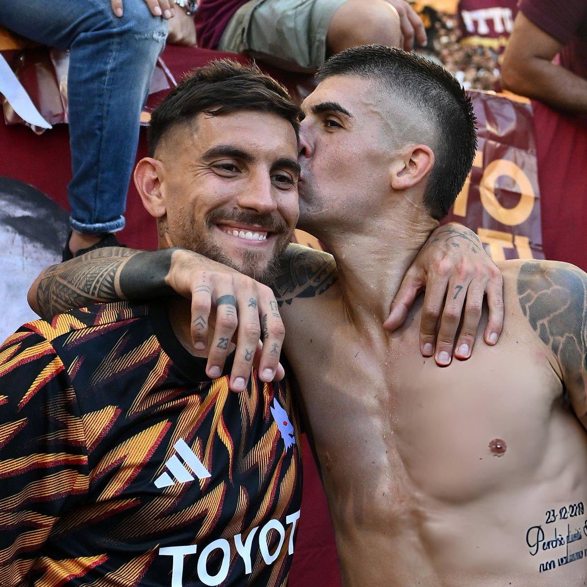 pure_romanista's tweet image. 𝑴𝑰𝑶 𝑪𝑼𝑶𝑹𝑬 𝑬̀ 𝑷𝑰𝑬𝑵𝑶 ❤️‍🔥