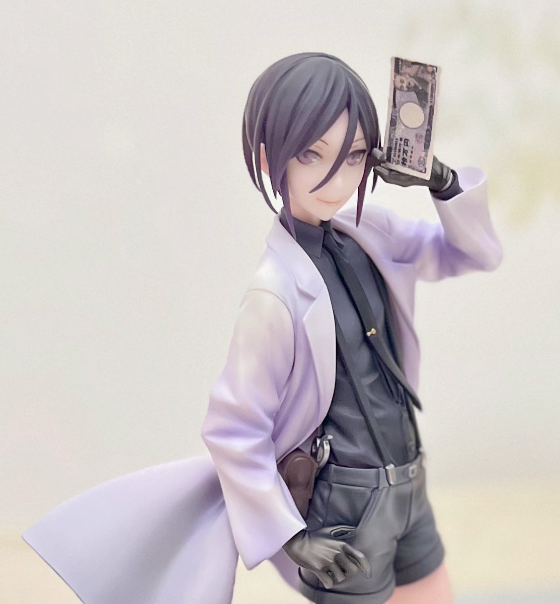 これはメガネを装着させるのに緊張したタイショーに十万円札を握らされた推しです