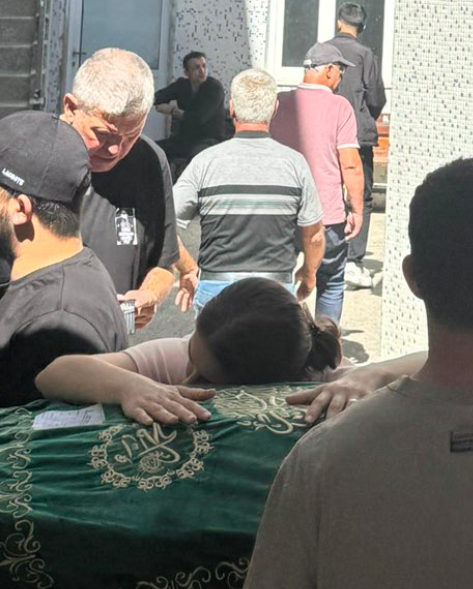 Bekledim, 24 yaşında bir gencin bedeni toprağa verilmemişken konuşmak istemedim. 
Yaşınız geçince yufka yürekli oluyorsun, canınızı yakıyor bu genç gidişler. 
Ama söylenmesi gerekenler var, mücadele edilmesi gereken kansızlar var.
Takkeyi önümüze alma vaktidir. 
#emircanövüç