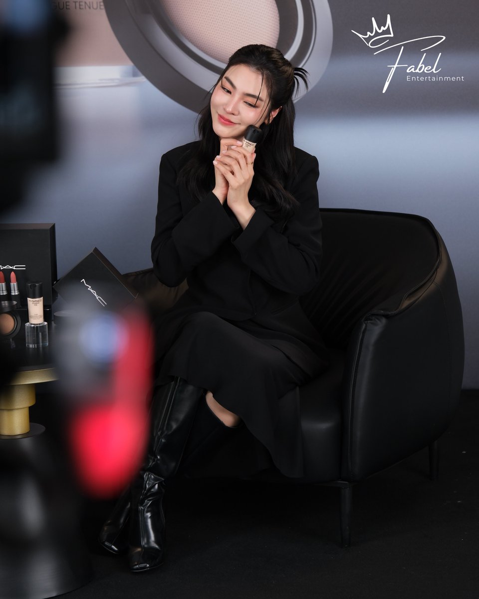 ส่งตรงจากห้องส่งงับบบบบ 🥰

PERAYA LIVE MAC
#MacCosmeticsxFaye