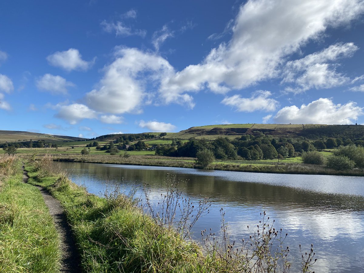 Andy666666's tweet image. @ChadWeather #Delph #Hullmilldam #Sunday what a difference a day makes #weather #WeatherUpdate #weatherwatch
