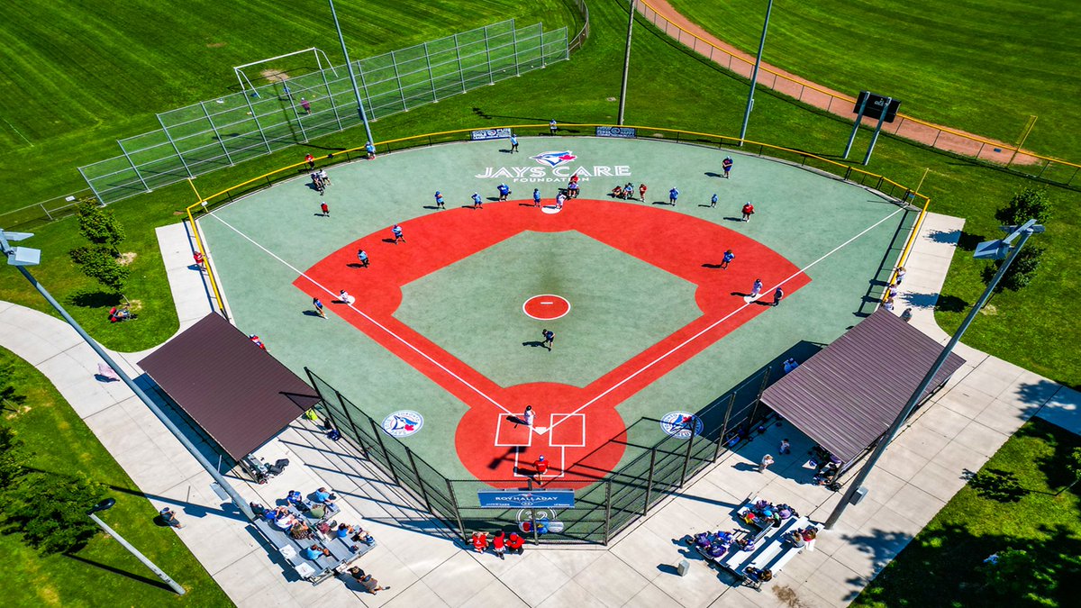 PCLConstruction's tweet image. Sports teach more than skills. They teach confidence, connection and courage.

We&apos;re proud to team up with @JaysCare to bring baseball to 59,000+ kids across Canada.

#JaysCare #BuildingCommunity #BuiltWithHeart #WeArePCL