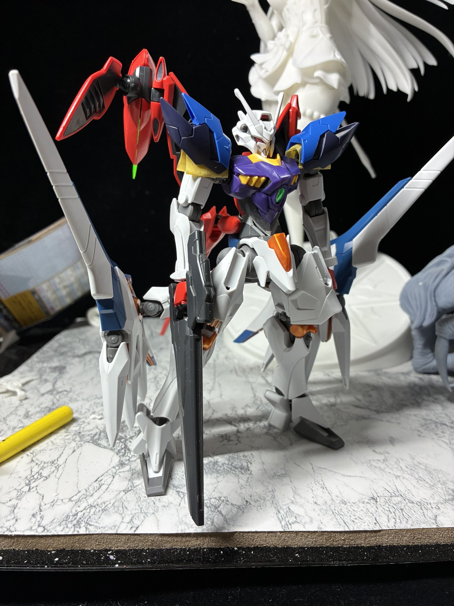 ガンプラ　MG 組立済み　整備してさらにカッコよくして下さい(*'▽'*) ガンプラ改修》組立途中のRG Zガンダムをきれいにそして純粋に