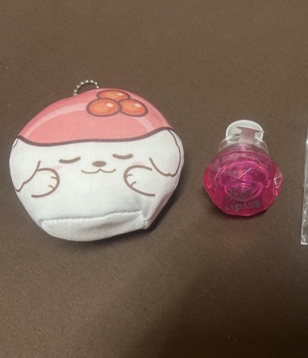 【求】DICE🐤缶バッジor買取
【譲】画像orメルカリ、payⅹ2

交換は比較交換でお願いします。
当方買取の場合支払いは今月25日になります、
 #いれいすグッズ交換
 #いれいすグッズ買取
 #いれいすグッズ譲渡
 #いれいすグッズ取引