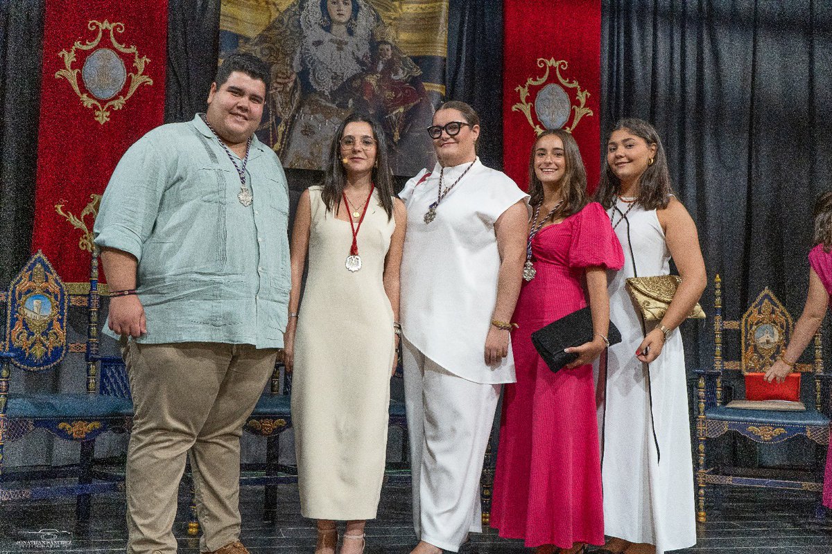 GrupoJGranPoder's tweet image. Anoche, una representación de nuestro Grupo Joven asistió al II Pregón Juvenil de la Hermandad de Nuestra Señora del Rosario, Patrona de Brenes.

Damos la enhorabuena a María González, quien a través de poemas y vivencias nos transportó a los días grandes de la Patrona.