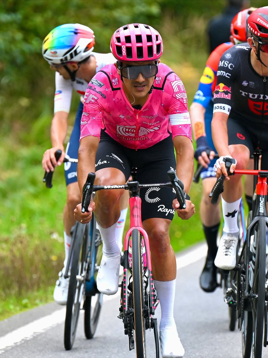 Marcelo_GalloO's tweet photo. #Ecuador en el podio del Tour de #Luxemburgo con el tercer lugar de Richard #Carapaz (EFE), y top 10 con Jhonatan #Narváez (UAD), al ubicarse 9.° en la clasificación general que lideró su compañero Brandon #McNulty.
#SkodaTour2025 https://t.co/Hik7cNuTot