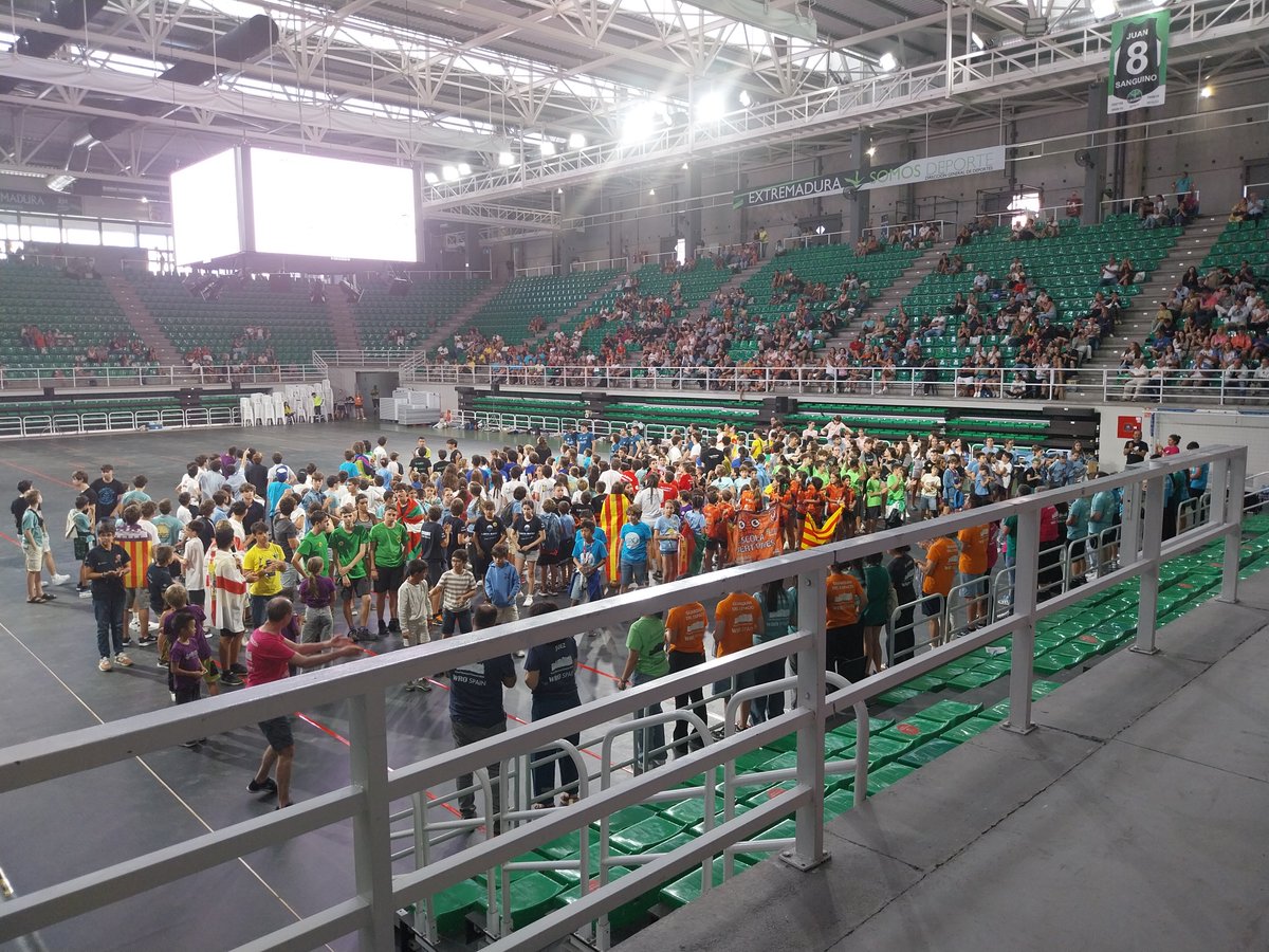 RoboLab_UEx's tweet image. Fin de semana intenso colaborando en la final nacional World Robotics olympiad #wro2025 mostrando nuestro trabajo en robotica social @catedraPitarch @EPCC_Unex @infouex