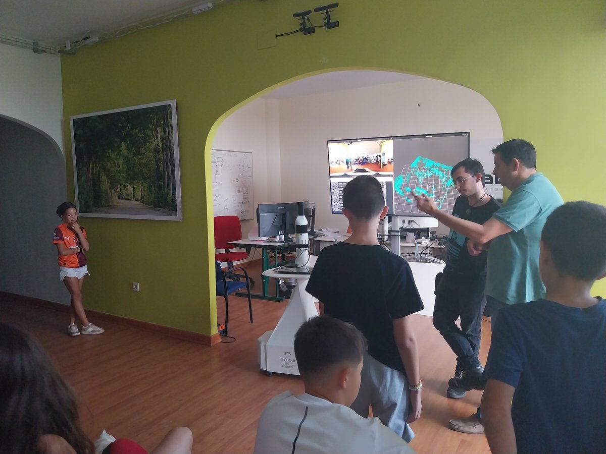 RoboLab_UEx's tweet image. Fin de semana intenso colaborando en la final nacional World Robotics olympiad #wro2025 mostrando nuestro trabajo en robotica social @catedraPitarch @EPCC_Unex @infouex