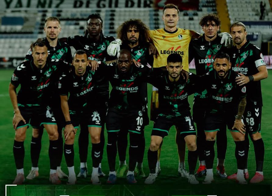 🚨Sakaryaspor bu akşam sahasında ağırlayacağı Diyarbakır temsilcisi Amedspor karşısına kalede Szumski, savunmada Serkan, Kolovetsios, Salih, Caner, orta sahada Vukovic, Mete Kaan, Mirza Cihan,  Burak Çoban, Emre Demir ileride ise Gael Kakuta 11 ile çıkması bekleniyor.