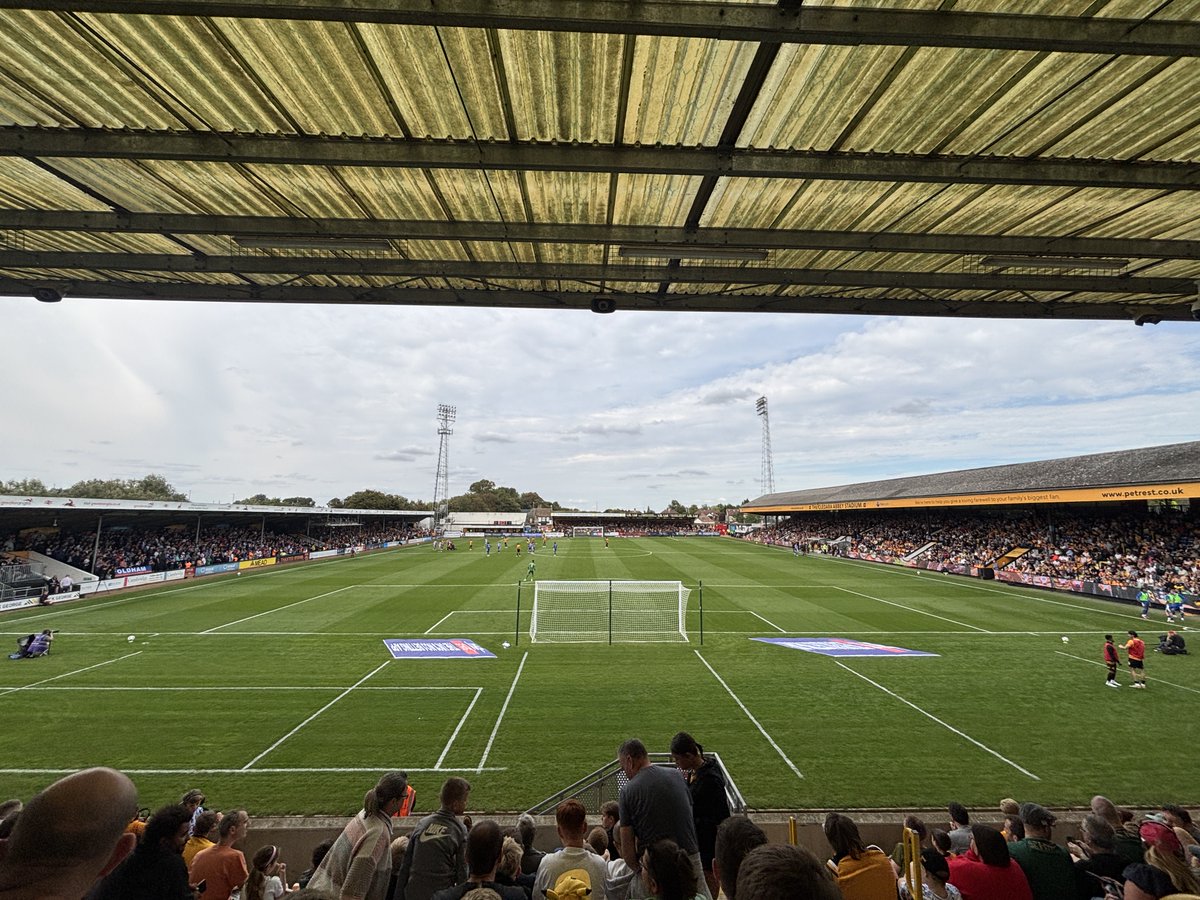 JetOff1990's tweet image. PART 01:

Right folks!!! This month, I visited 2 new grounds which are Abbey Stadium to see @CambridgeUtdFC against @OfficialOAFC in the @EFL League 02 and the final score was 1-0 to Oldham.

#groundhopping #filipinogroundhopper