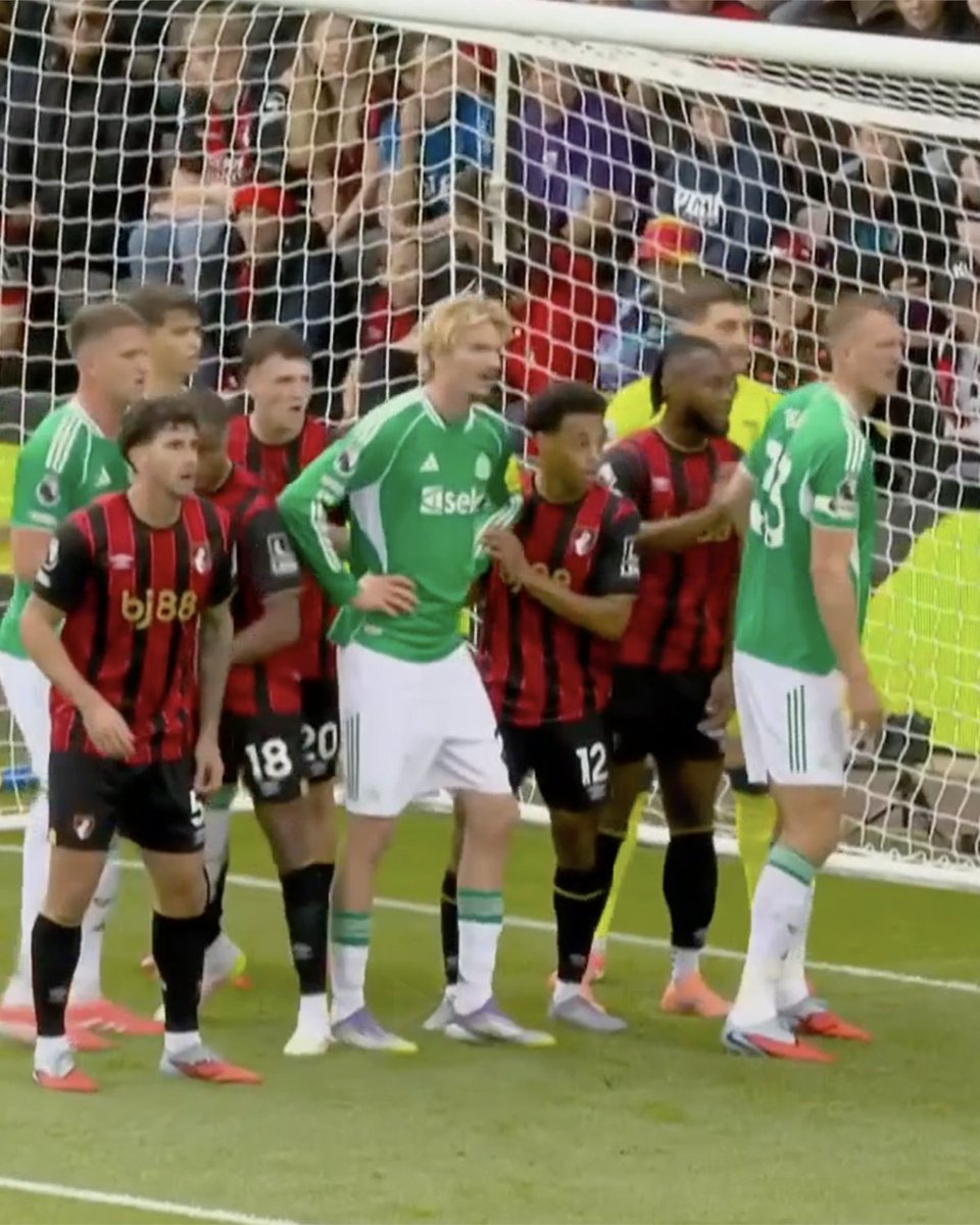 MenInBlazers's tweet image. 5&apos;9&quot; Tyler Adams marking 6&apos;6&quot; Nick Woltemade 👀

Nick don&apos;t know about those Wappingers Falls hops 😉