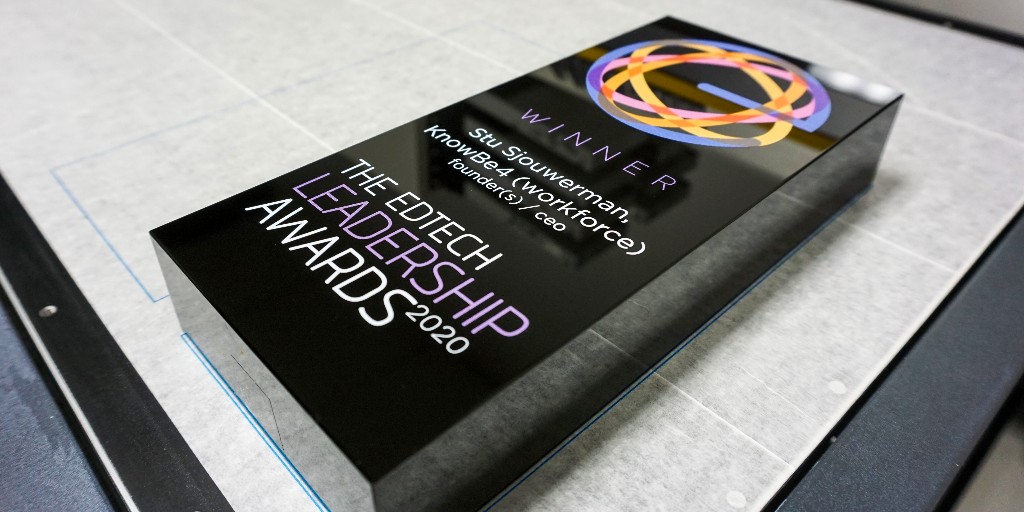 Cristaux's tweet image. Every detail matters.
From custom shapes to engraved messages, our pieces are more than awards. They’re personal stories, told in crystal, metal, and stone.
Crafted with care. Designed to inspire.
#CristauxCreates #CustomRecognition #DesignMatters #AwardDesign