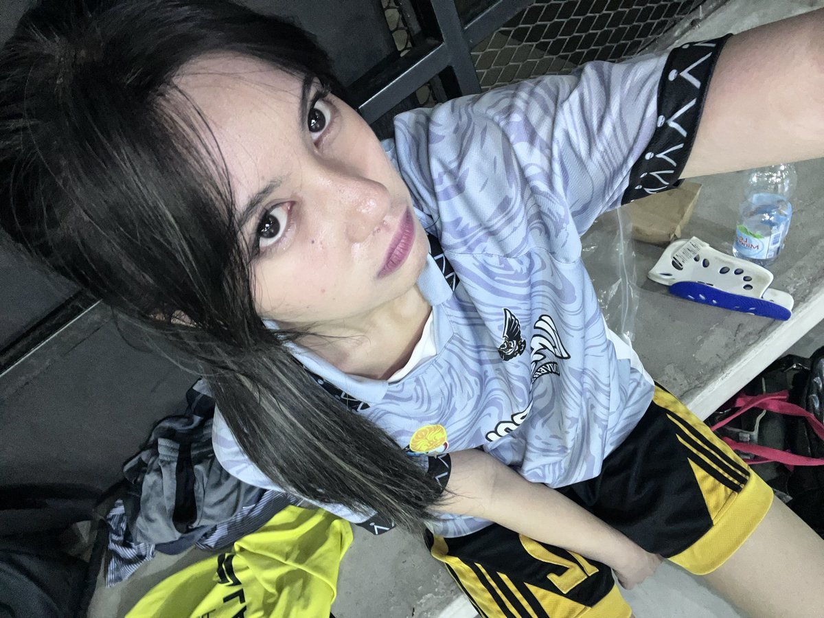 ini abis jadi kiper lagi...