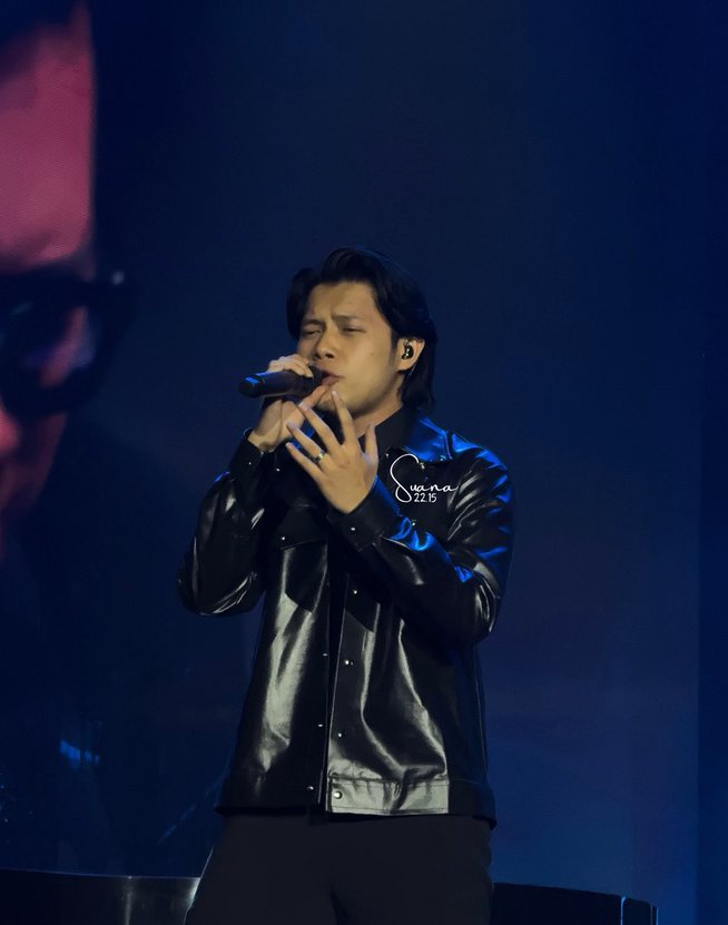 tiarasalsyaa's tweet photo. #RonyParulian 🖤 https://t.co/rS5oXCEdrz
