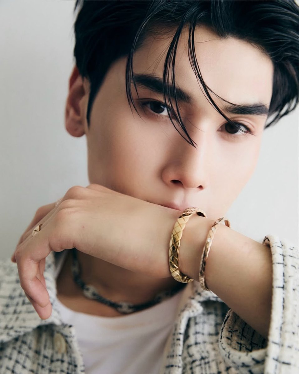 “ดัง ณัฎฐ์ฐชัย” เปิดตัวมากับเครื่องประดับสุดหรูหราจาก CHANEL เข้าร่วมเฉลิมฉลองงานเปิดตัวบูติกโฉมใหม่ CHANEL ณ เอ็มควอเทียร์ 💙

DUNK x CHANEL
#dunknatachai <a href="/dunknatachai/">dunknatachai</a>
#EVERYDAYth