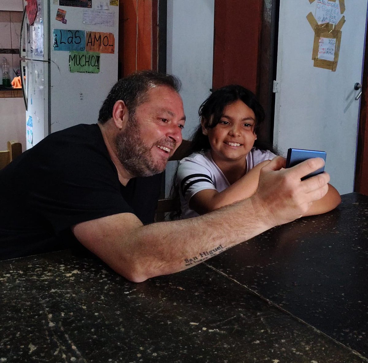 Fue un momento mágico cuando finalmente visite a Tania, una niña de Ciudad Santa Maria que había estado siguiendo mis publicaciones en redes sociales. Su sonrisa iluminó el lugar y su entusiasmo fue contagioso.