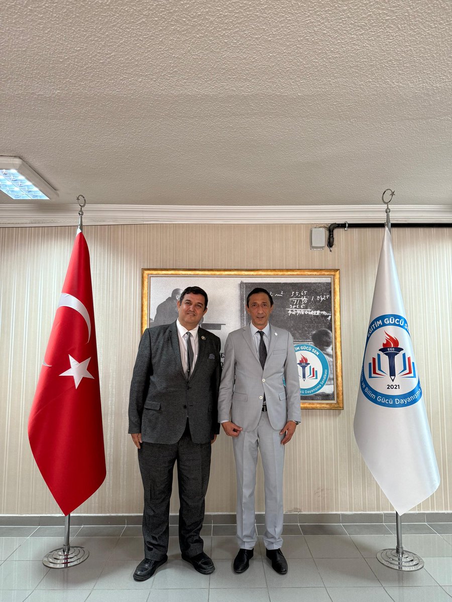 Mersin İl Başkanımız Ali KESKİN sendikamızı ziyaret etti. Mersin'deki eğitim çalışanlarımızın sorun ve taleplerini iletti.
Üyelerimize selamlarımızı gönderdik. 
Nazik ziyareti için İl Başkanımıza teşekkür ederim.