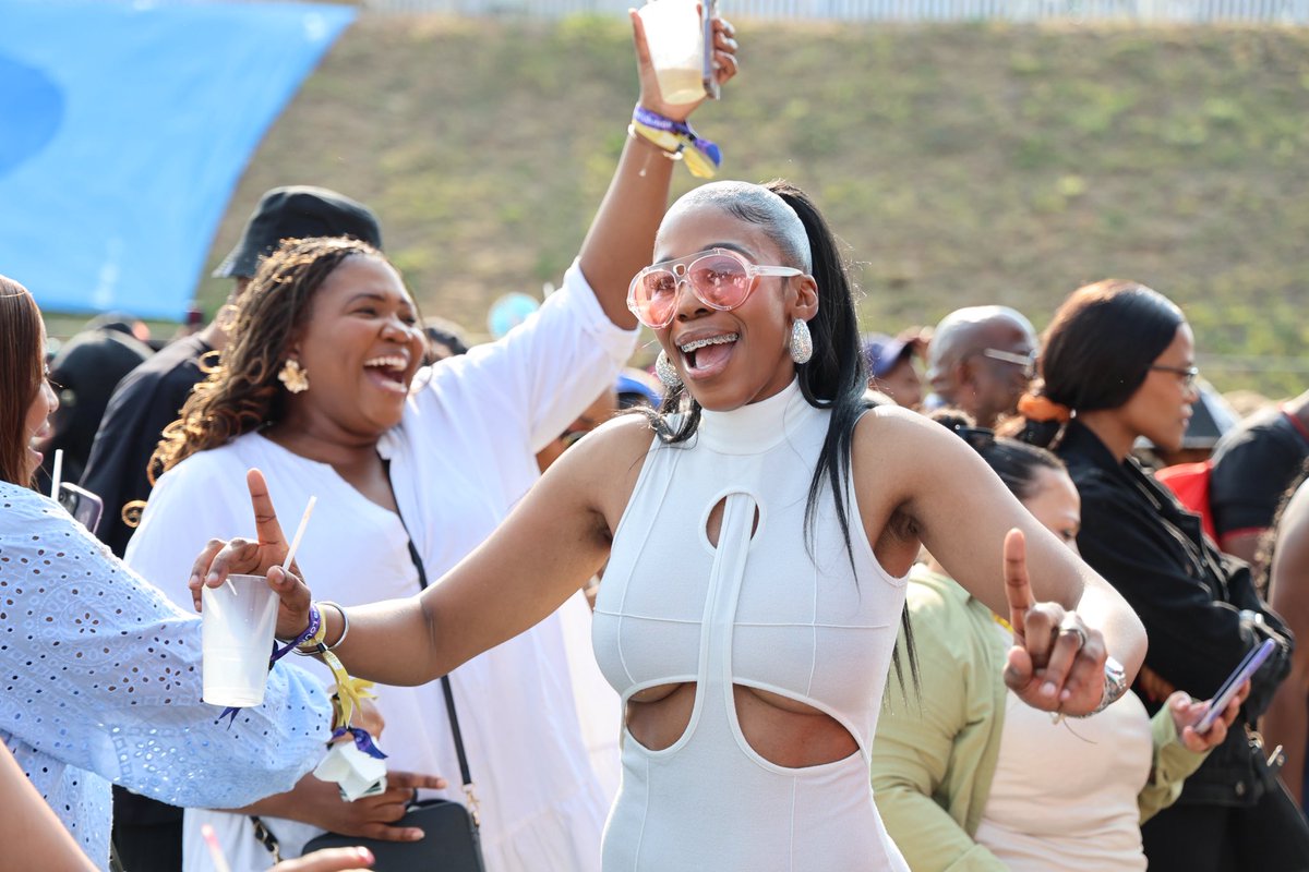 Mabaphile abantu with the multi-talented singer and composer <a href="/dmandisi/">Mandisi Dyantyis</a> on stage for <a href="/DeliciousFestSA/">DStv Delicious International Food & Music Festival</a>

📌 Kyalami Grand Prix, Midrand 

<a href="/DeliciousFestSA/">DStv Delicious International Food & Music Festival</a> is sponsored by <a href="/Lotto_Star/">Lottostar</a> 

#dstvdeliciousfestival2025