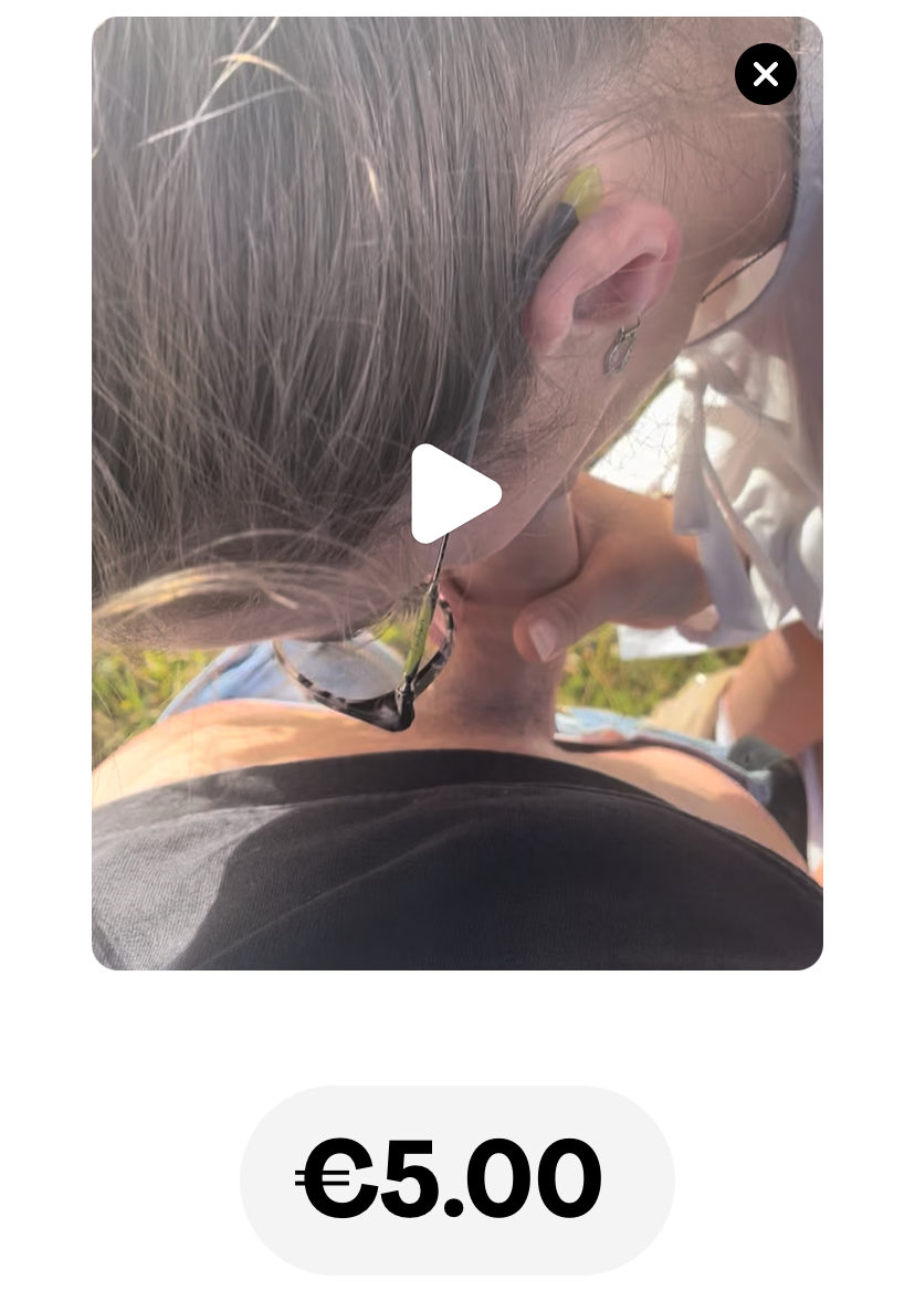 Azard62Romeo's tweet photo. 🔥Grosse offre du jour 🥵et seulement jusqu’à ce soir 23 heures la vidéo pour seulement 5🎾 💪🏻💪🏻 sur le lien juste ici ⬇️

https://t.co/4Ue7BRs0Ns

@PubPartage @OrgasmicGroup 
#offre #porn #couple #NGOT #NSFW https://t.co/pZfOotU08o