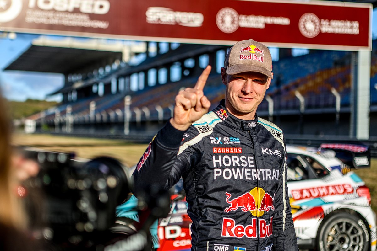 2025 FIA Dünya ve Avrupa Rallikros Şampiyonası finali World RX of Türkiye ilk gününü İsveçli Johan Kristoffersson birinci tamamlayarak, kariyerinin sekizinci Dünya Rallikros Şampiyonluğu için büyük avantaj yakaladı.

tosfed.org.tr/rallikros-fina…