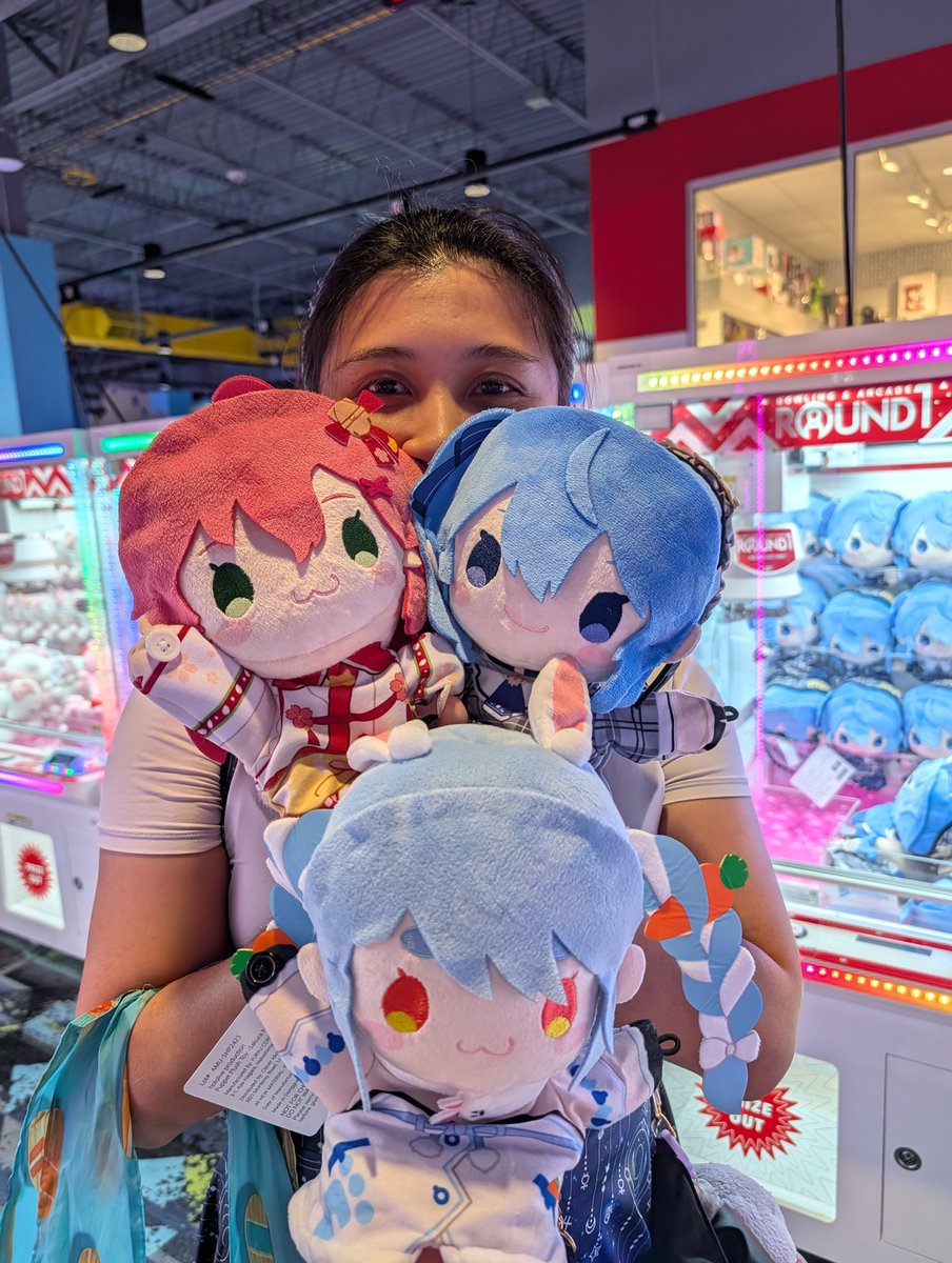 Got some loot at round 1! When is the next wave of hololive merch?