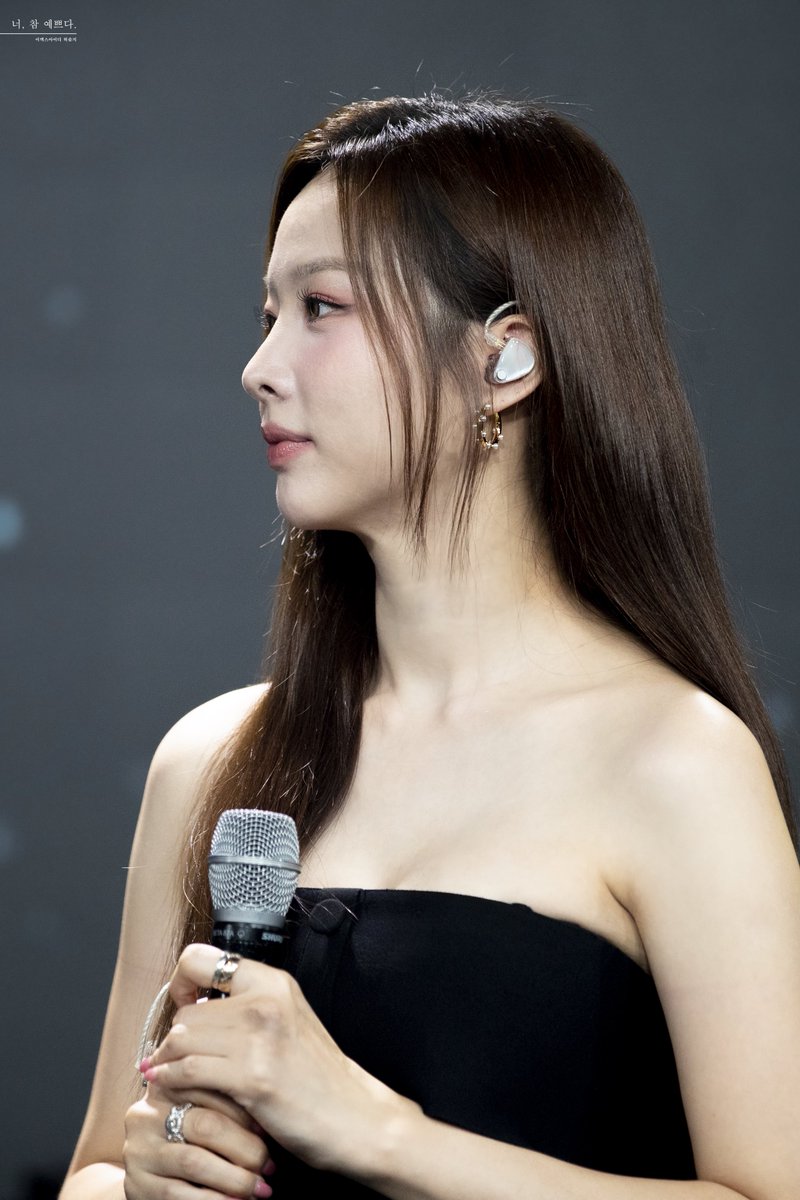 너, 참 예쁘다. tweet media