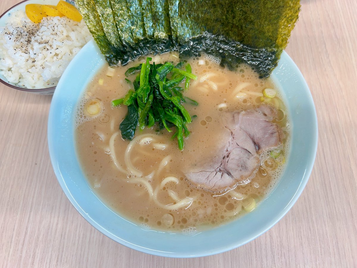 家系で同じ1300円出したのに食事満足度が全然違った件🥲